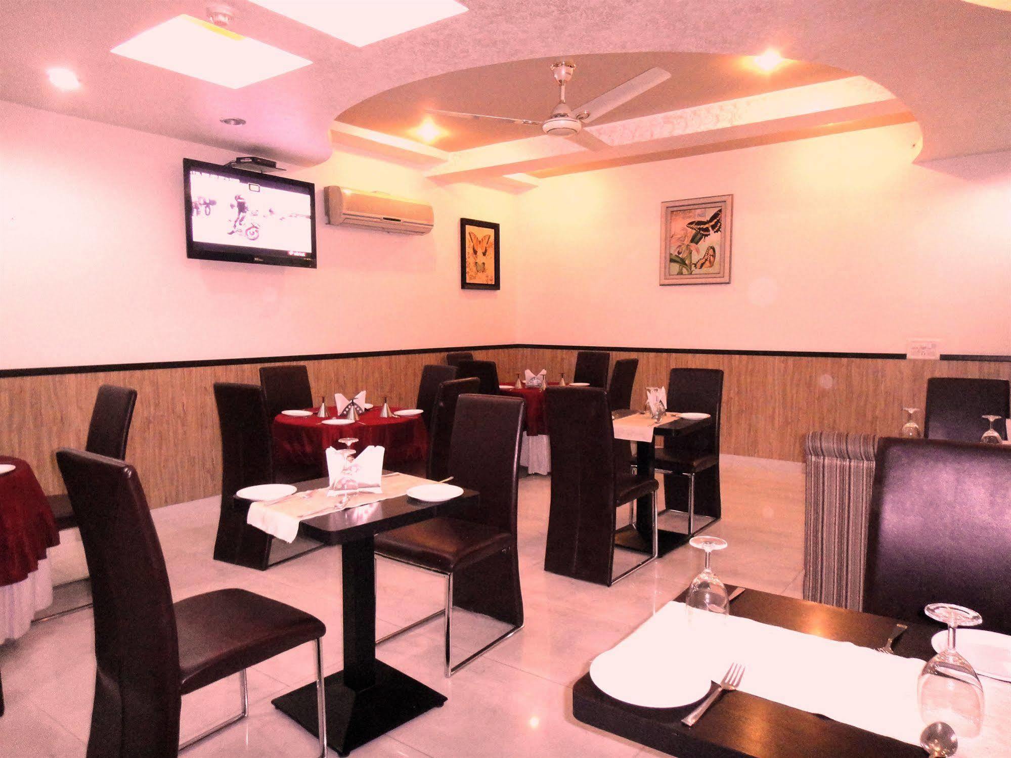 Hotel Orbit 34 Chandīgarh Εξωτερικό φωτογραφία