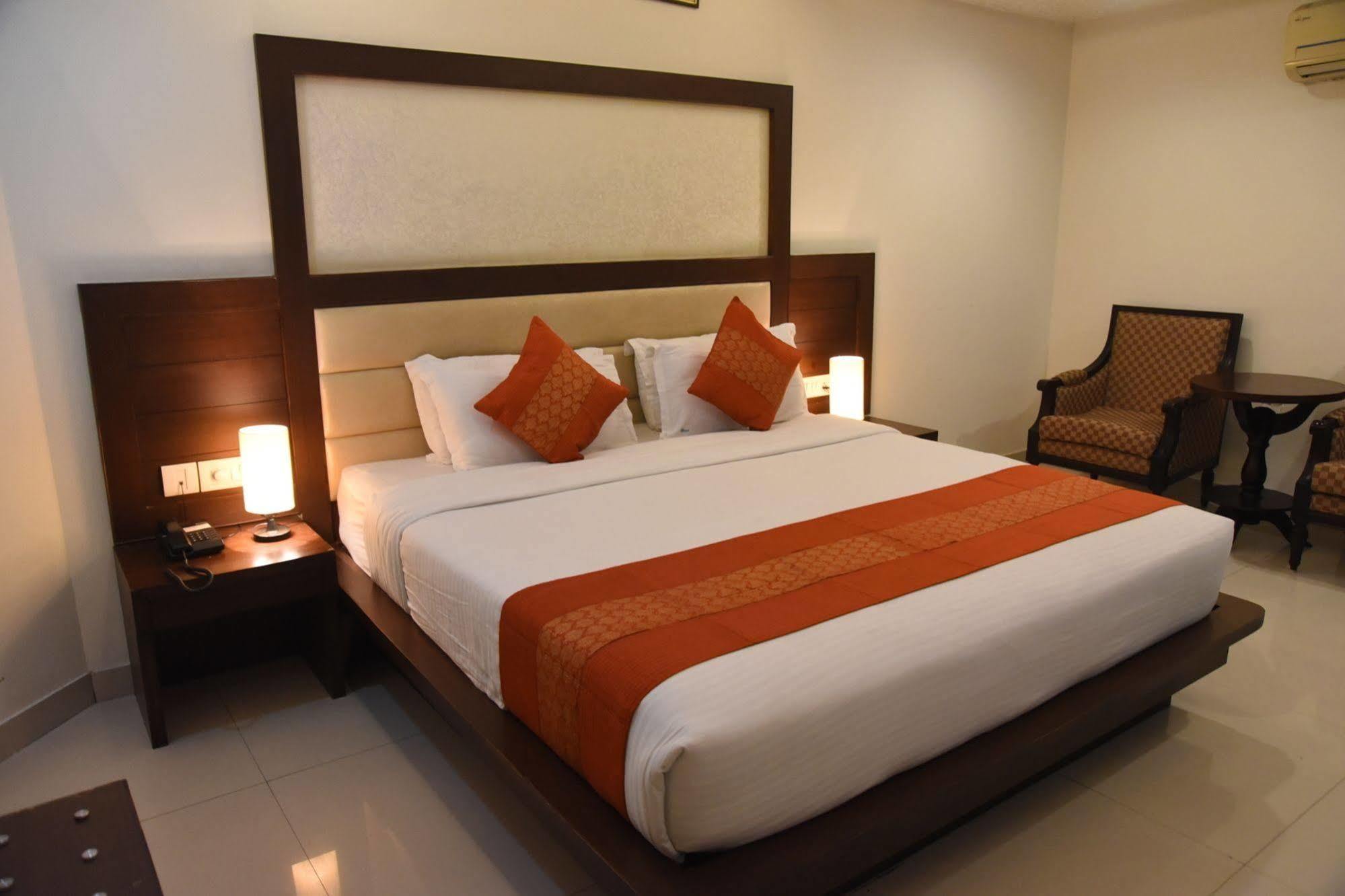 Hotel Orbit 34 Chandīgarh Εξωτερικό φωτογραφία